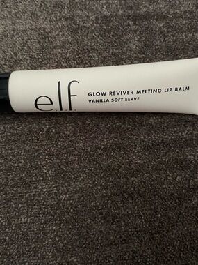 e.l.f. Glow Reviver Melting Lip Balm - Vanilla Soft Serve